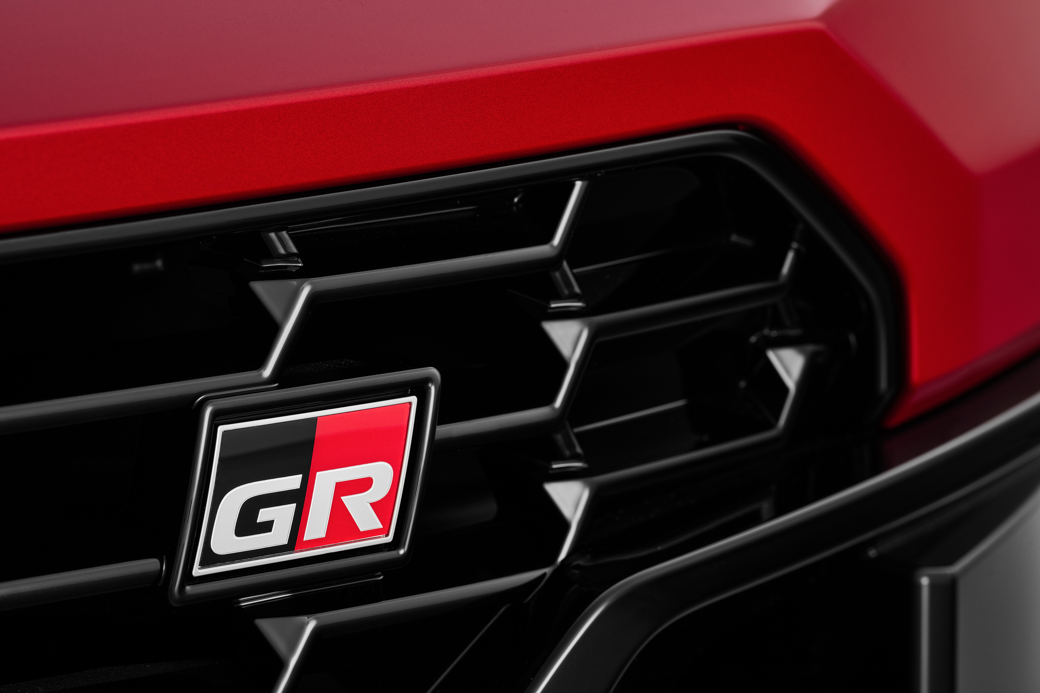 2026_rav4_gr_sport_exterior_002